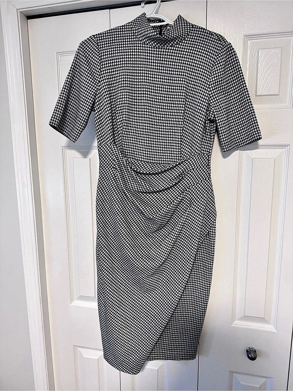 Calvin Klein Houndstooth Midi Dress in Black & White Size 8 Like New
